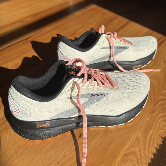 Brooks Women’s Ghost 16 running shoe - Picture 3 of 7